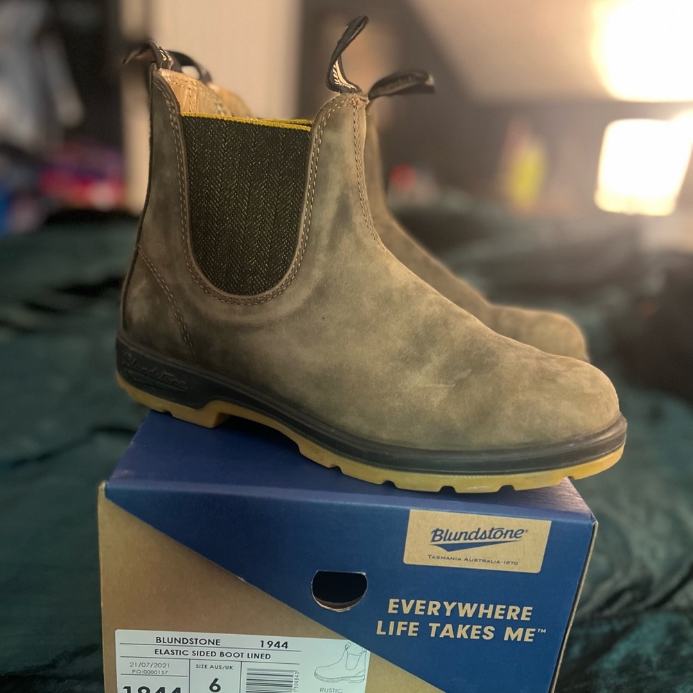 #1944 Women’s Classic Chelsea Boots - Rustic Brown